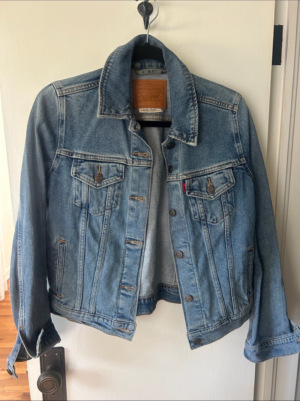 Levi's Light Blue Washed Denim Trucker Jacket - Picture 1 of 3